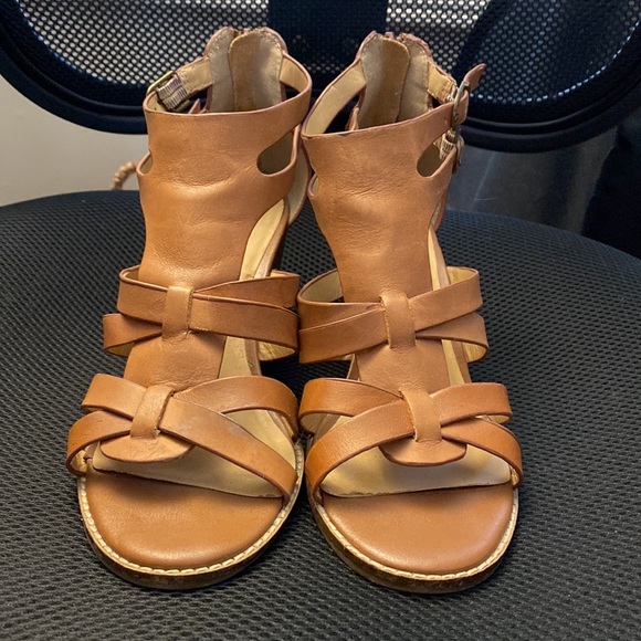 Quad Comfort Brown Strap Wedge - Picture 2 of 4